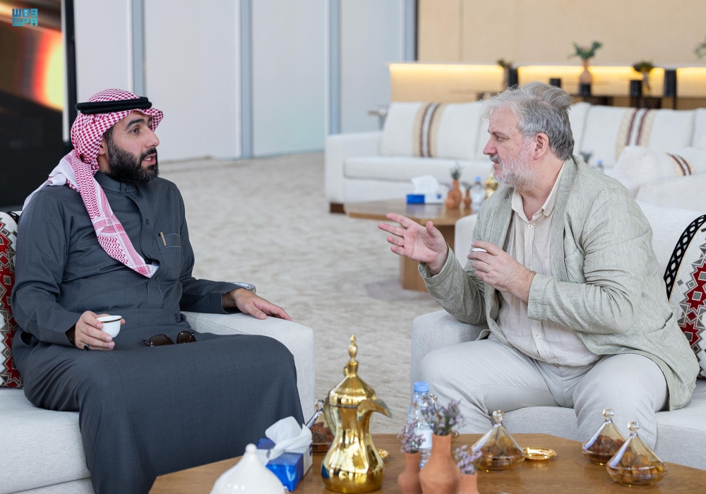 السفير الصربي يزور مهرجان الملك عبدالعزيز للصقور - واس