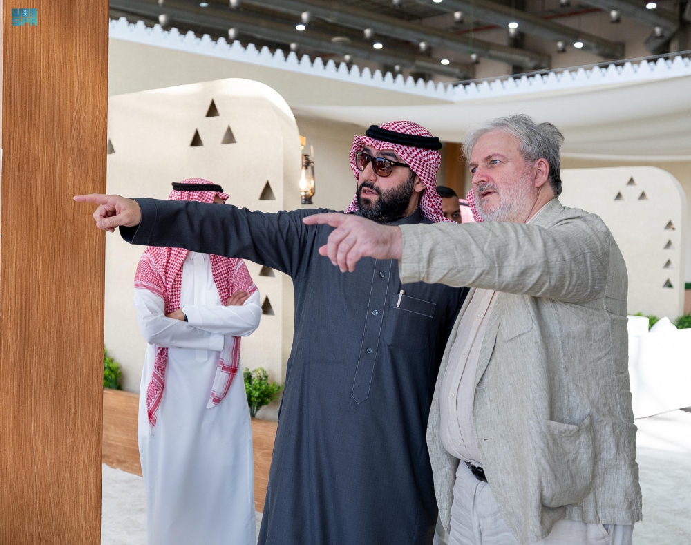 السفير الصربي يزور مهرجان الملك عبدالعزيز للصقور - واس