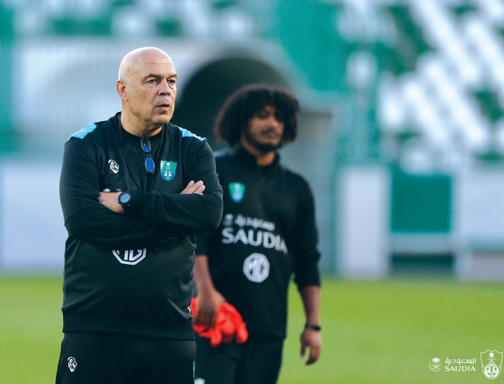 خلفًا لقوميز.. جروس مدرب الأهلي السابق يعود إلى الزمالك