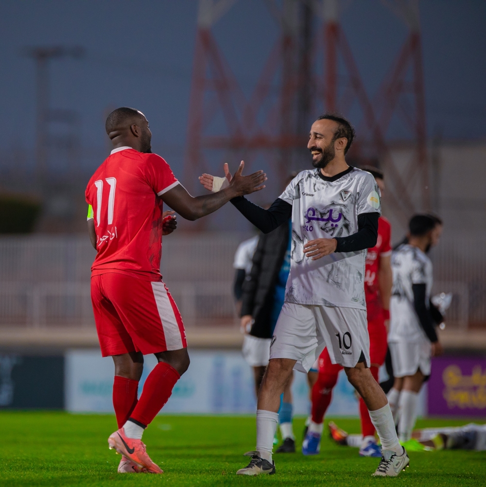 دوري يلو.. تعادل قاتل للصفا أمام العربي.. والعدالة يُكِرم الباطن برباعية