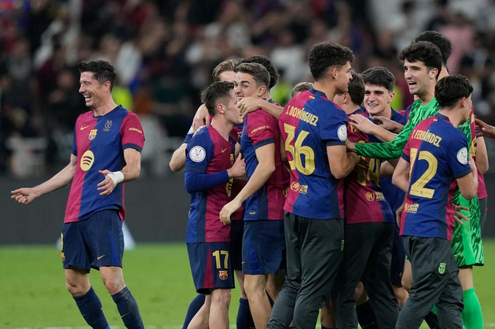 الأحد.. برشلونة في مواجهة صعبة ضد إشبيلية