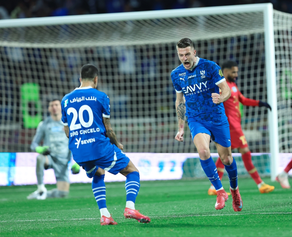 الهلال يمنح الاتحاد صدارة روشن بتعادل مثير أمام ضمك