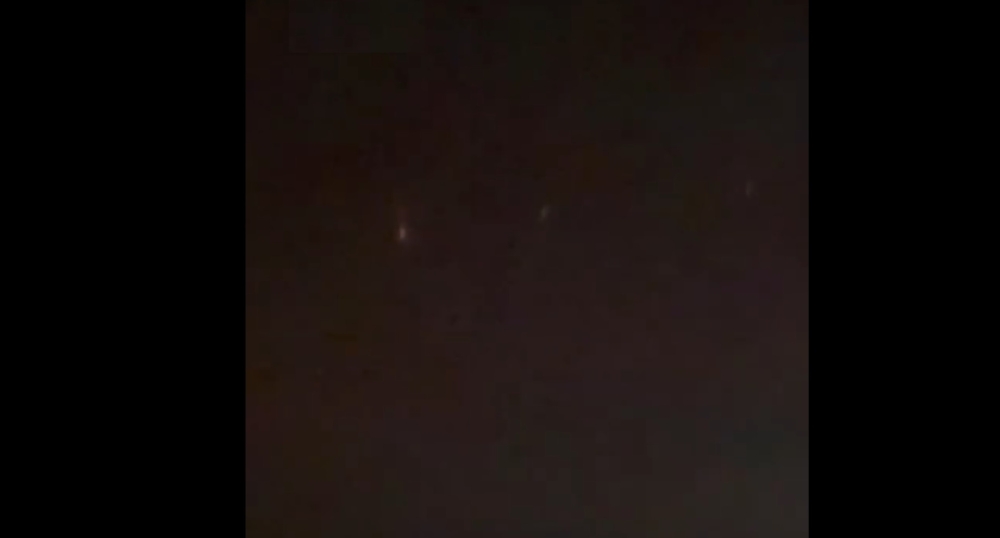 هل هي أجسام فضائية؟ أضواء مجهولة تثير قلق المصريين