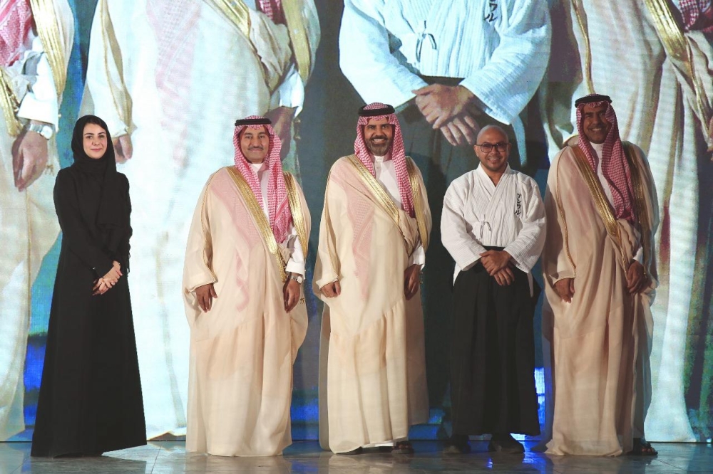 جامعة جدة تدشن شعلة الأولمبياد الرياضي