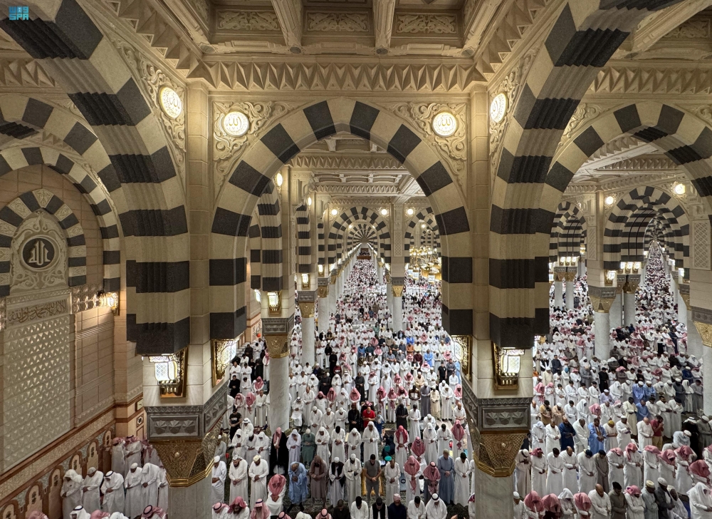 جموع المصلين يشهدون ختم القرآن الكريم في المسجد النبوي - واس