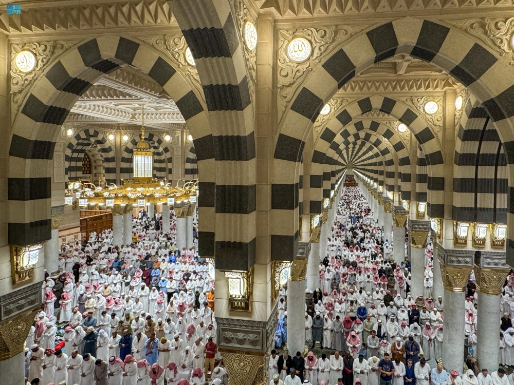 جموع المصلين يشهدون ختم القرآن الكريم في المسجد النبوي - واس