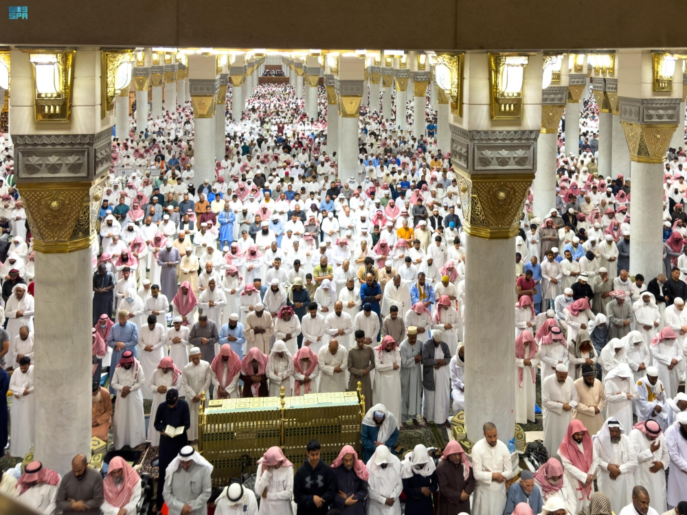 جموع المصلين يشهدون ختم القرآن الكريم في المسجد النبوي - واس