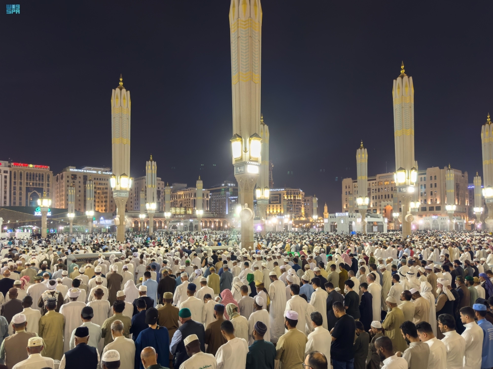 جموع المصلين يشهدون ختم القرآن الكريم في المسجد النبوي - واس