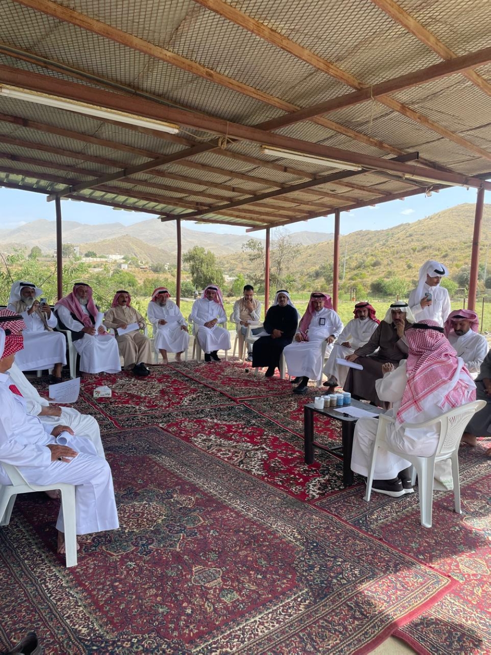 بالتعاون مع 