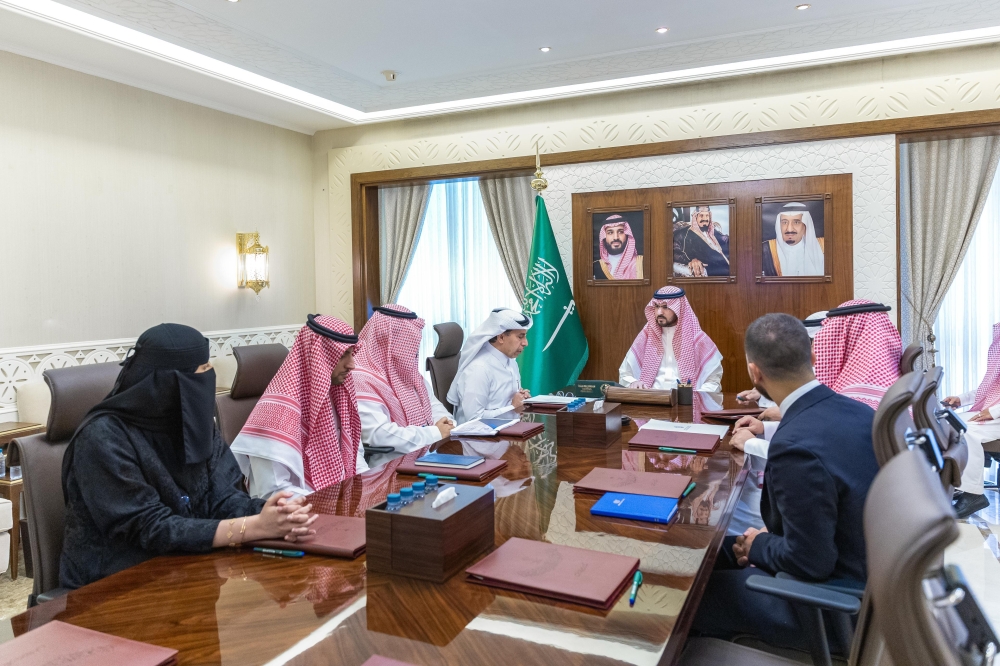 نائب أمير المنطقة الشرقية يستقبل الرئيس التنفيذي لهيئة تطوير المنطقة