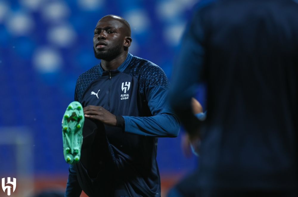 مارسيليا الفرنسي يفاجئ كوليبالي مدافع الهلال