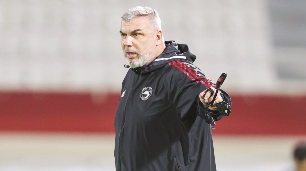 رسميًا.. كوزمين أولاريو مدربًا للمنتخب الإماراتي 