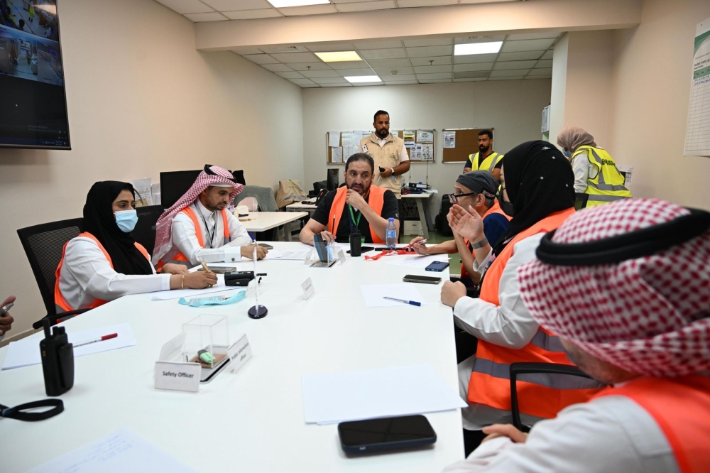 صور| تنفيذ فرضية حية بجدة لرفع جاهزية الطواقم الطبية استعدادًا لموسم الحج