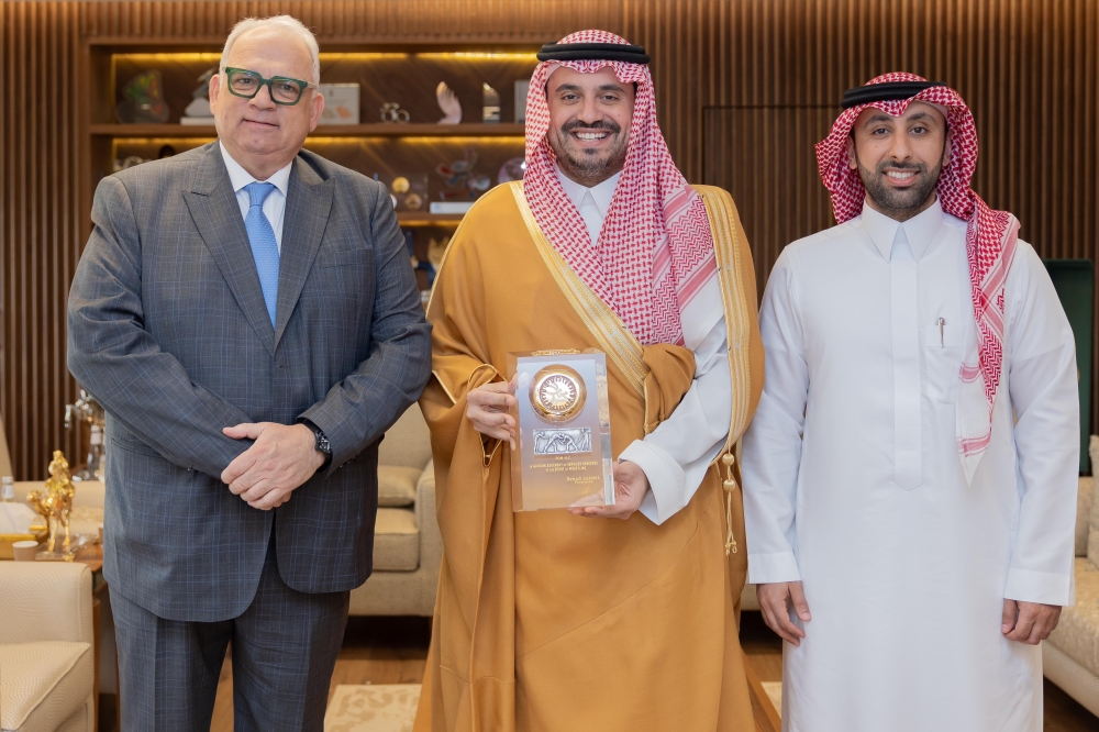 بن جلوي يلتقي رئيس الاتحاد الدولي للمصارعة