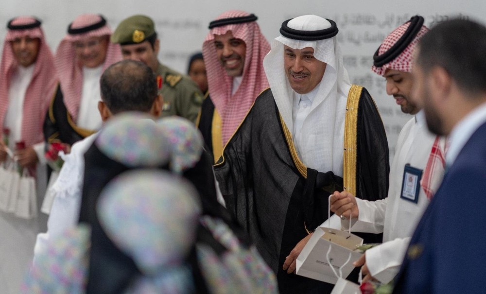 استقبال أول وفود الحجاج من بنغلاديش لموسم حج 1446هـ في جدة - واس