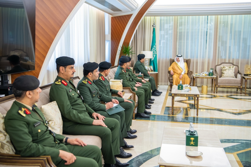 أمير الشرقية يستقبل مدير عام السجون بالمملكة 