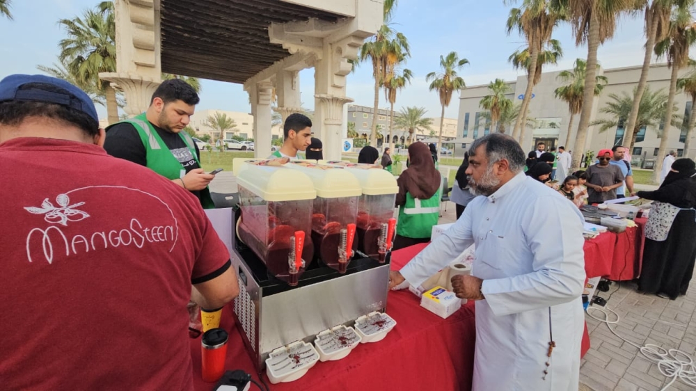مبادرات لزراعة التوت واللوز والأشجار في شوارع القطيف
