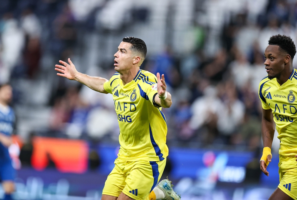 ماركا.. كريستيانو رونالدو يُعلق ملف التجديد مع النصر