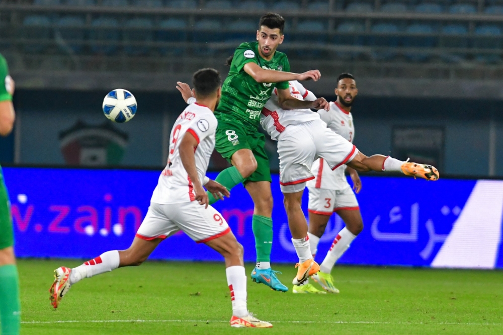 صراع محتدم بين العربي والكويت على لقب الدوري الكويتي
