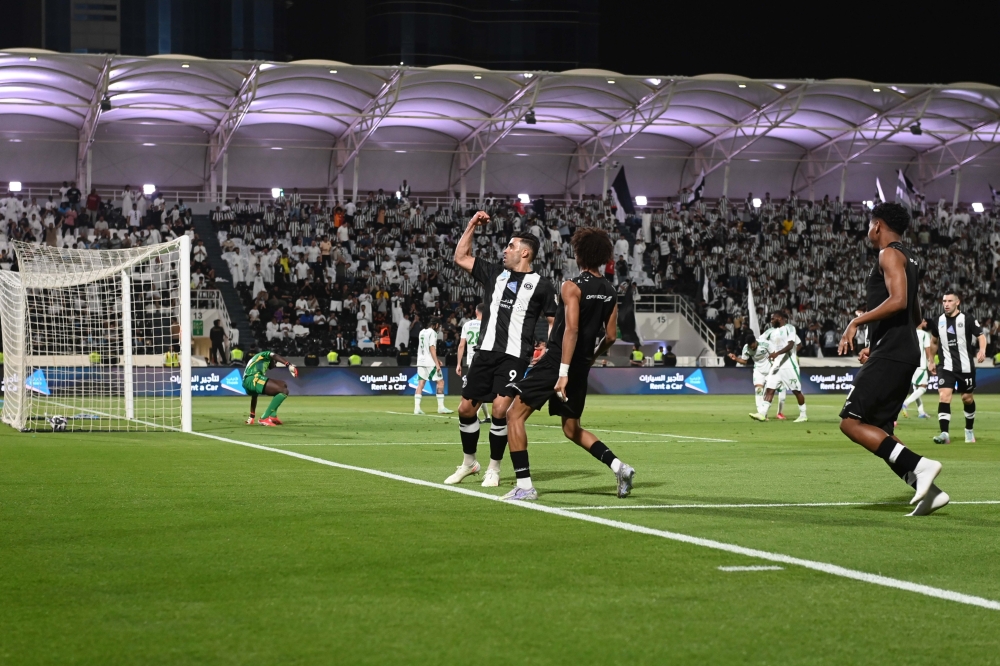الشباب يفوز على الأهلي بثلاثية في روشن