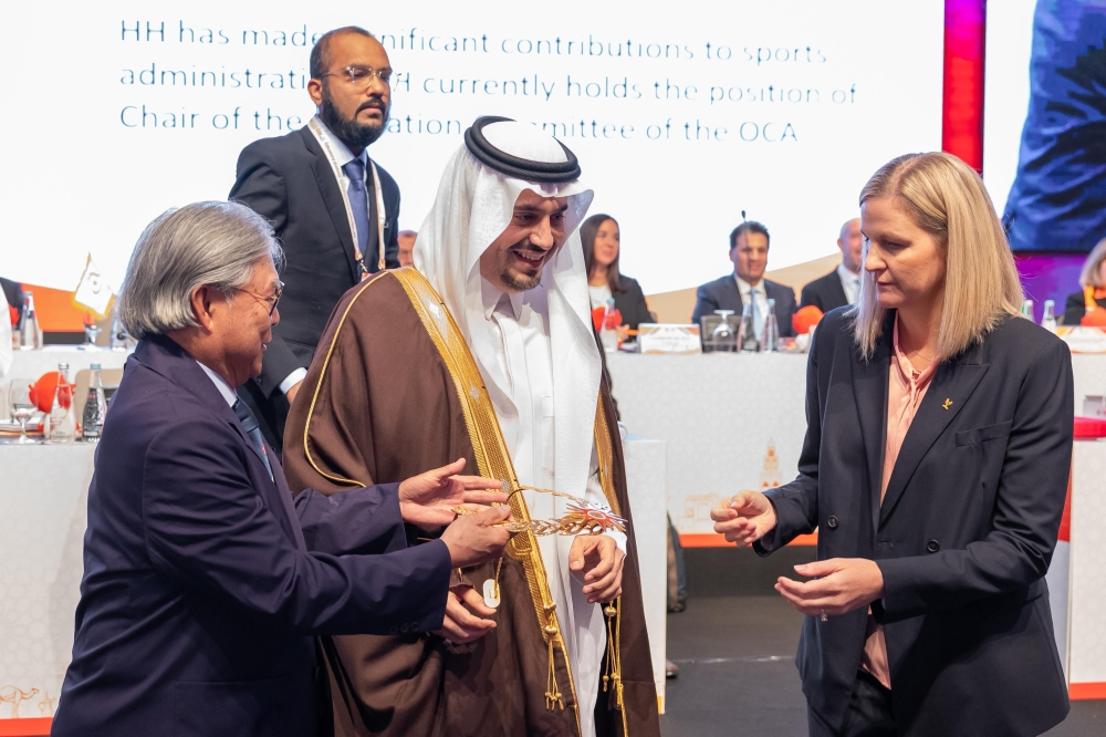 المجلس الأولمبي الاسيوي يمنح بن جلوي وسام الاستحقاق