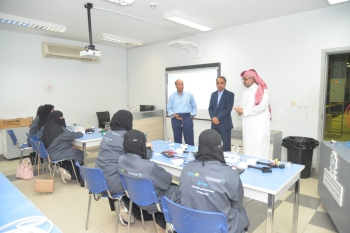 تدريب 50 فتاة على صيانة الأجهزة المنزلية وميكانيكا السيارات بالدمام
