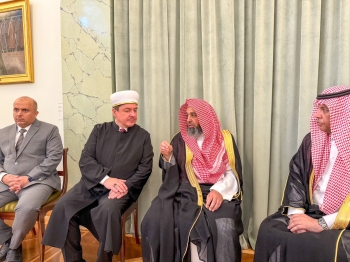 مفتي بولندا يعقد جلسة مباحثات مع وكيل الشؤون الإسلامية بحضور سفير المملكة في وارسو - اليوم 