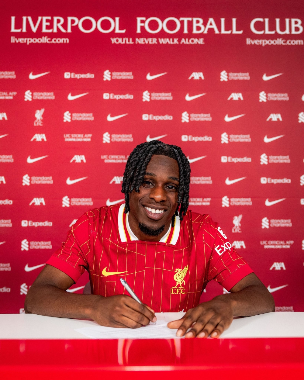 ليفربول يتعاقد مع فريمبونج من ليفركوزن