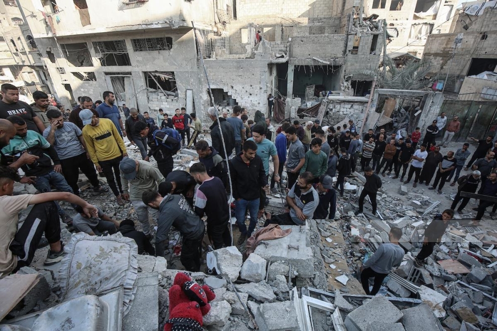 استشهاد 30 فلسطينيًا في قصف الاحتلال الإسرائيلي على قطاع غزة