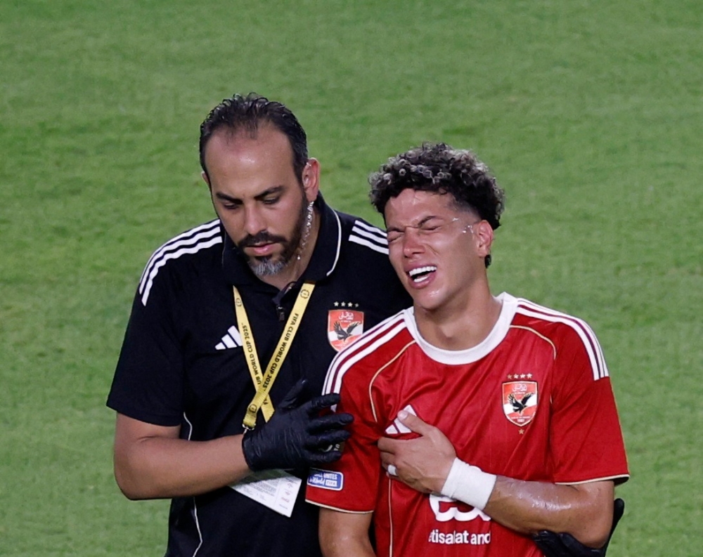 بالدموع.. إمام عاشور يغادر مباراة الأهلي وإنتر ميامي مصابًا 