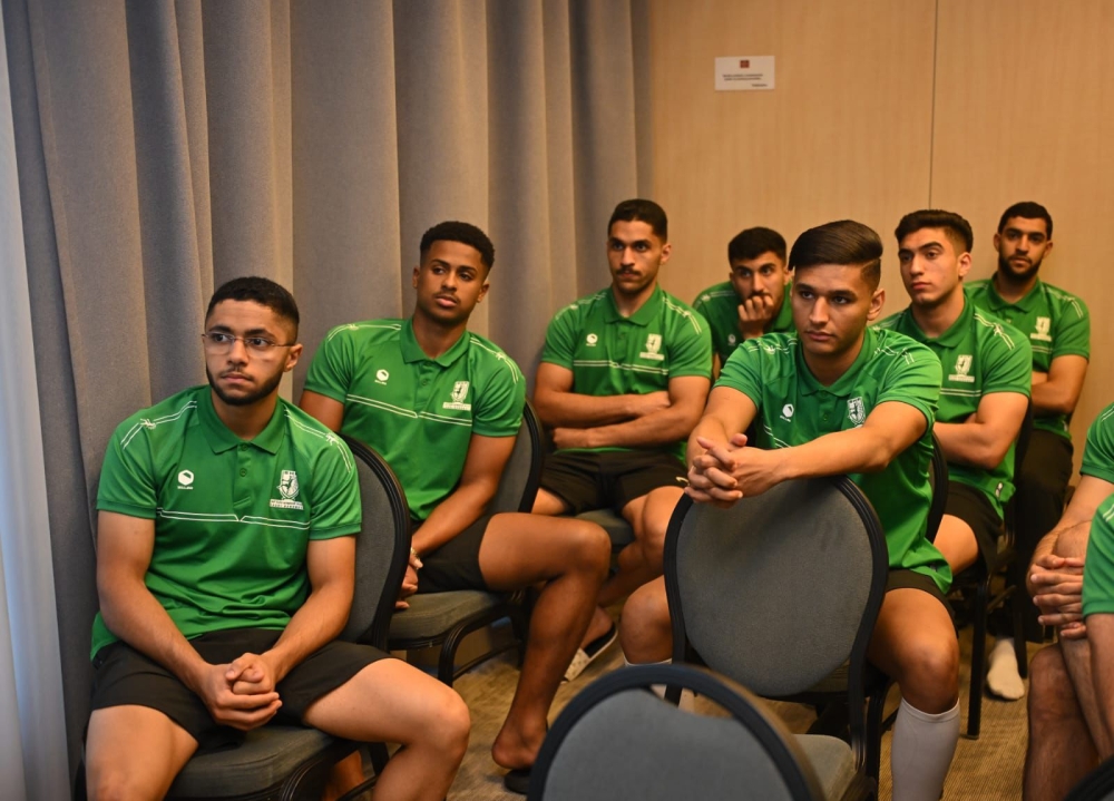 الشرجي يقدّم محاضرة نوعية للاعبي منتخب الشباب