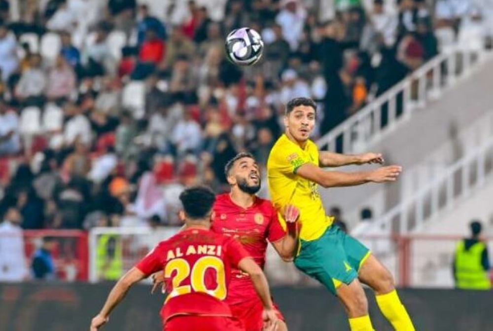 محمد شريف لاعب الخليج ينتقل إلى الأهلي المصري
