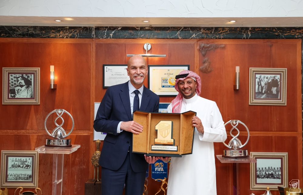 القنصل الفرنسي يزور نادي الاتحاد