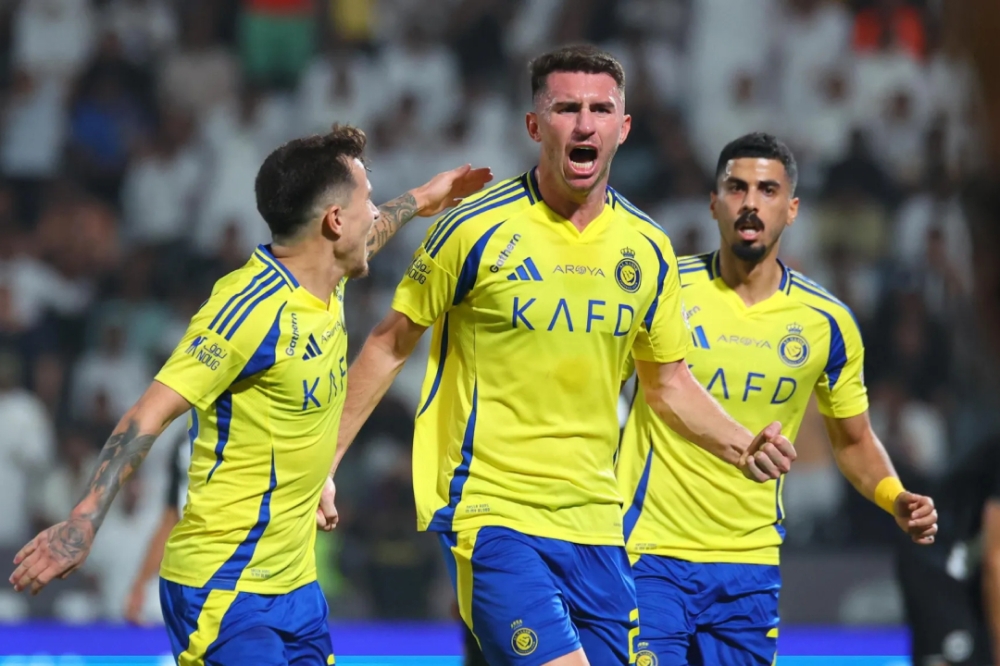 لابورت خارج أسوار النصر