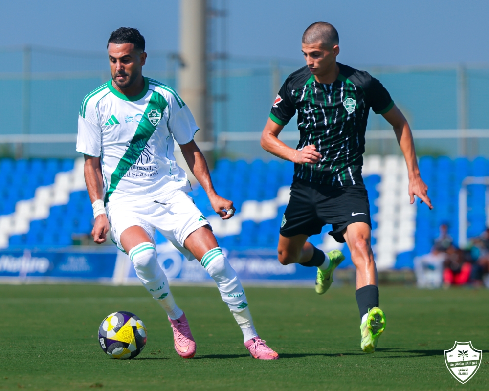 الأهلي يفوز بثنائية وديًا على إليتشي الإسباني