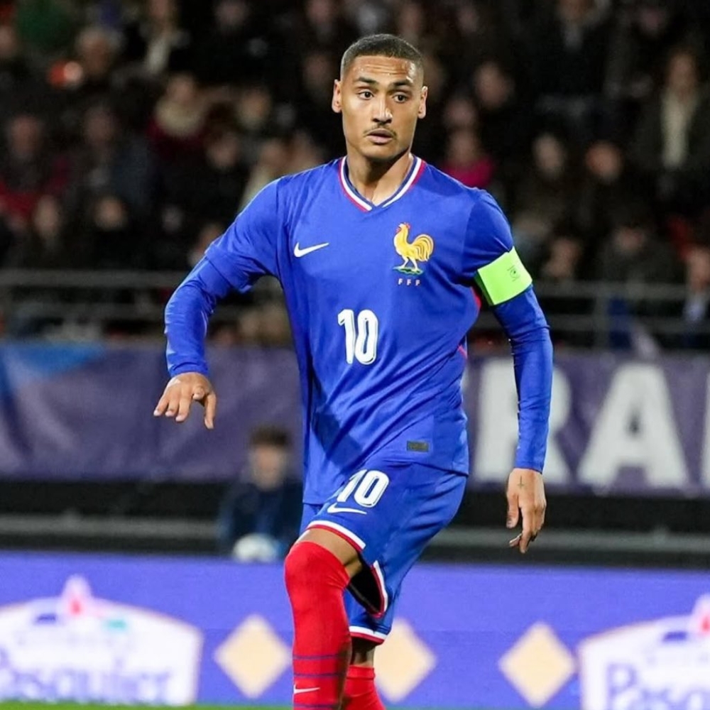الأهلي يحصل على توقيع لاعب منتخب فرنسا ـ #عاجل