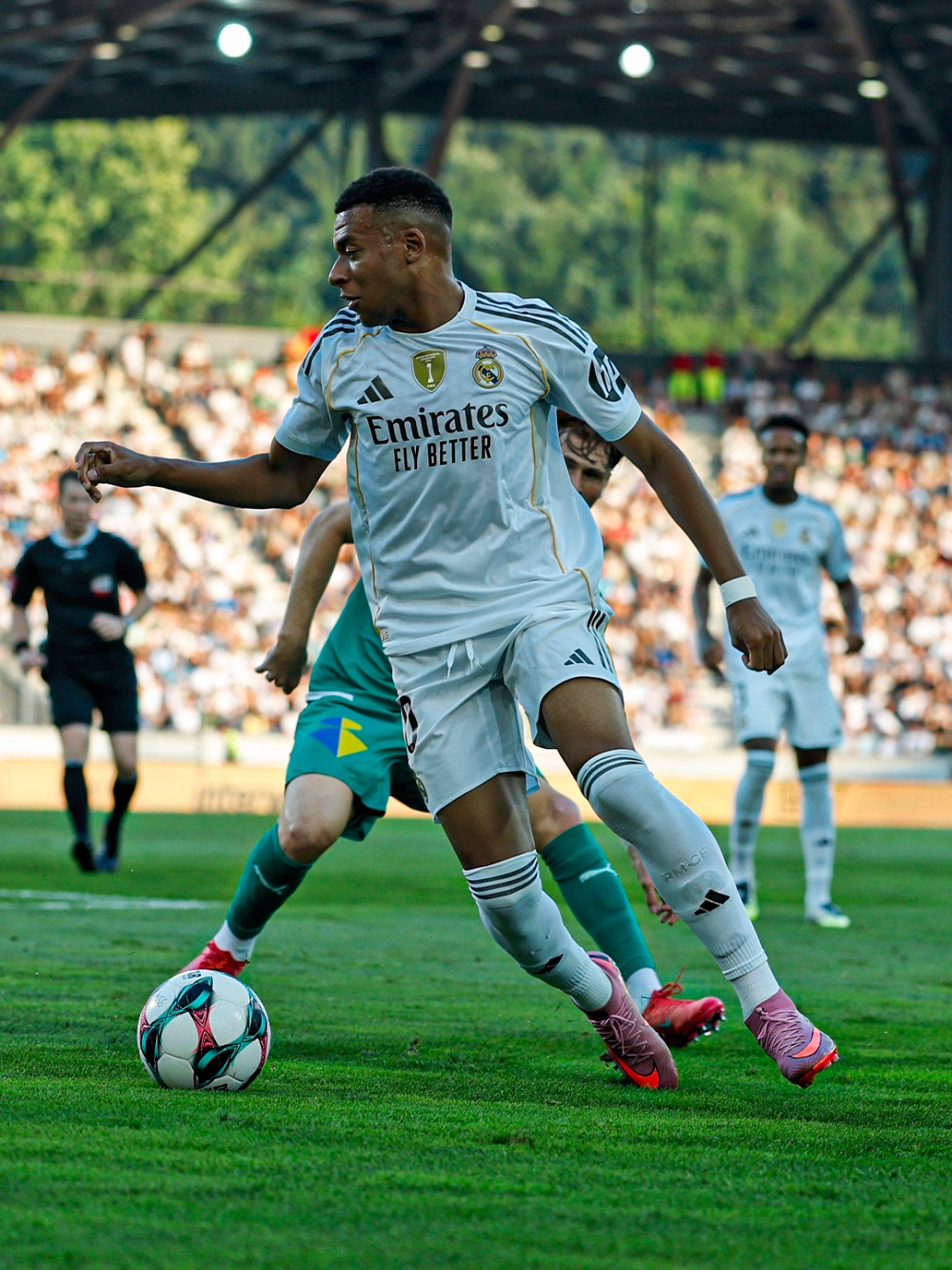 ريال مدريد يسحق  تيرول برباعية وديًا