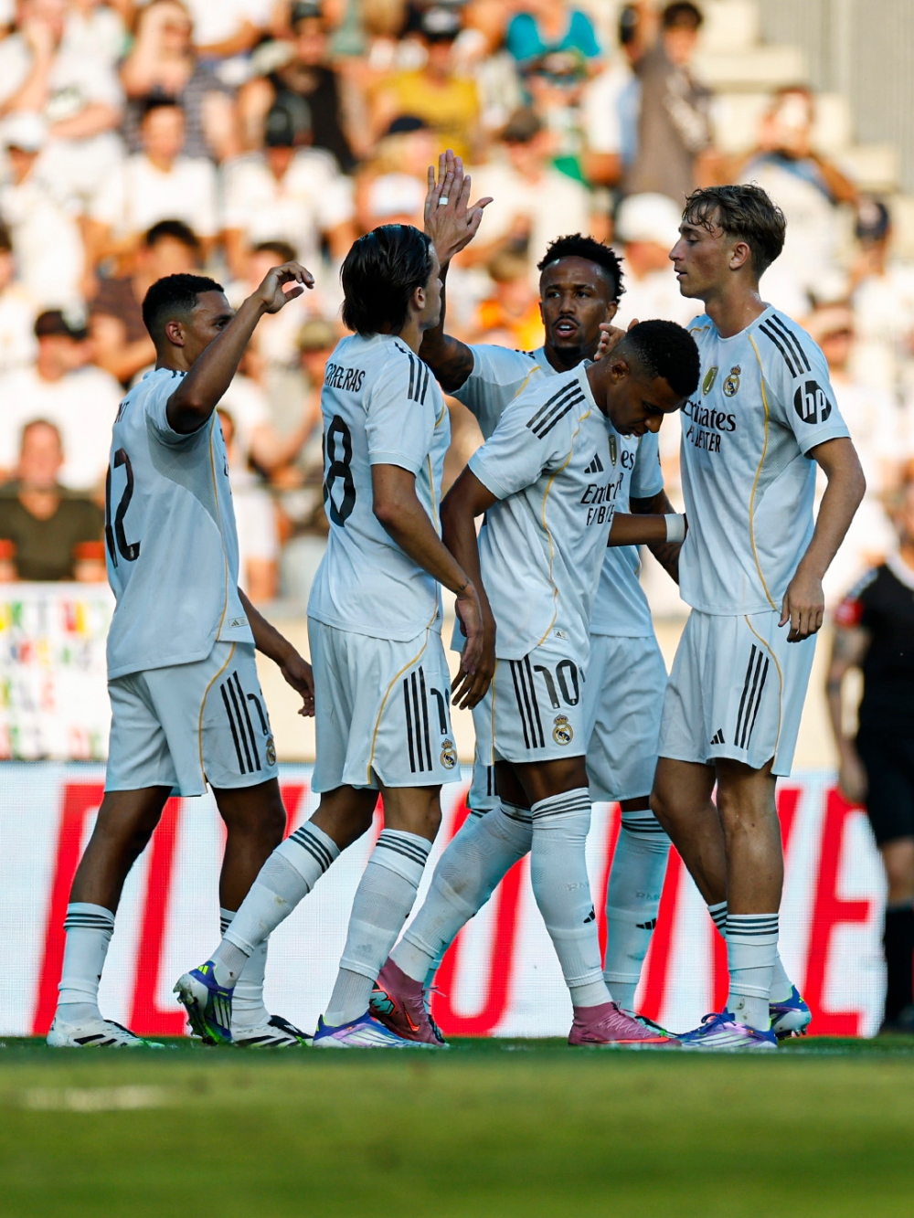 ريال مدريد يسحق  تيرول برباعية وديًا