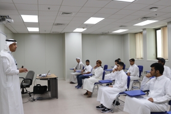 30 دقيقة حداً أقصى لإشراف المعلم على الطلاب بعد الدراسة 