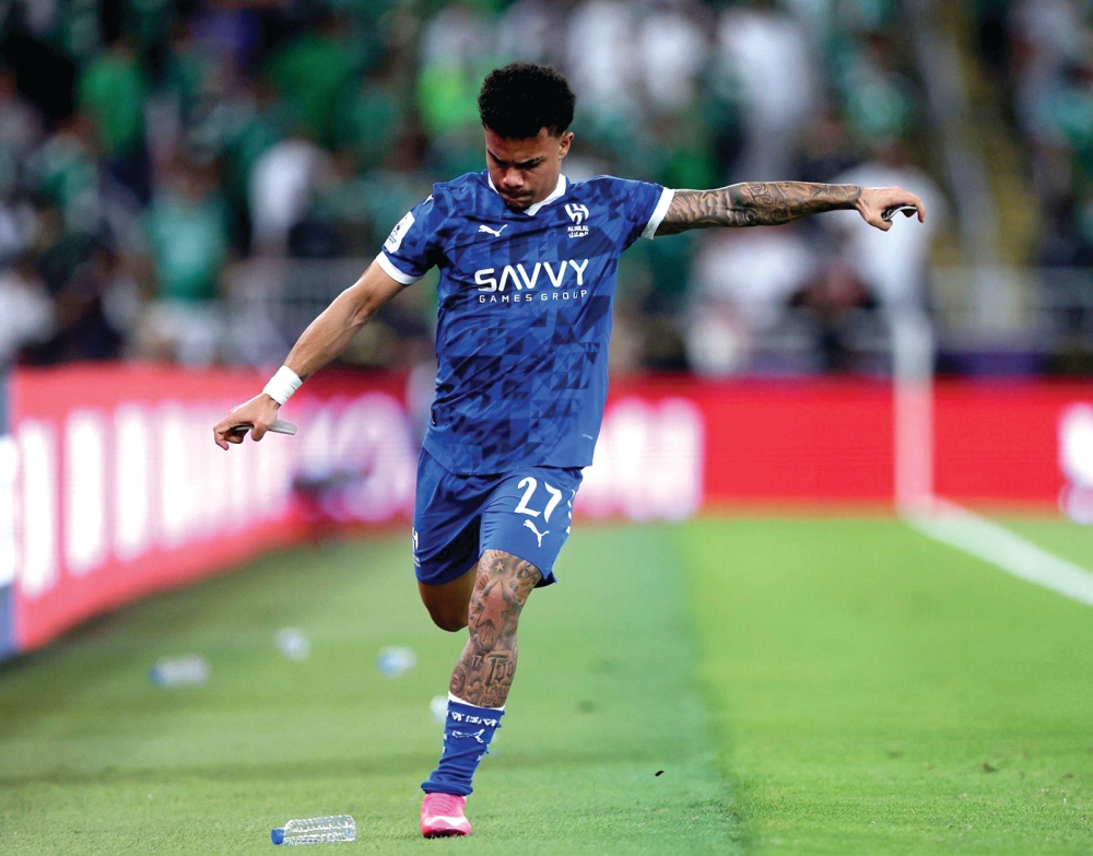 كايو سيزار.. أداء متذبذب ورحيل منتظر عن الهلال