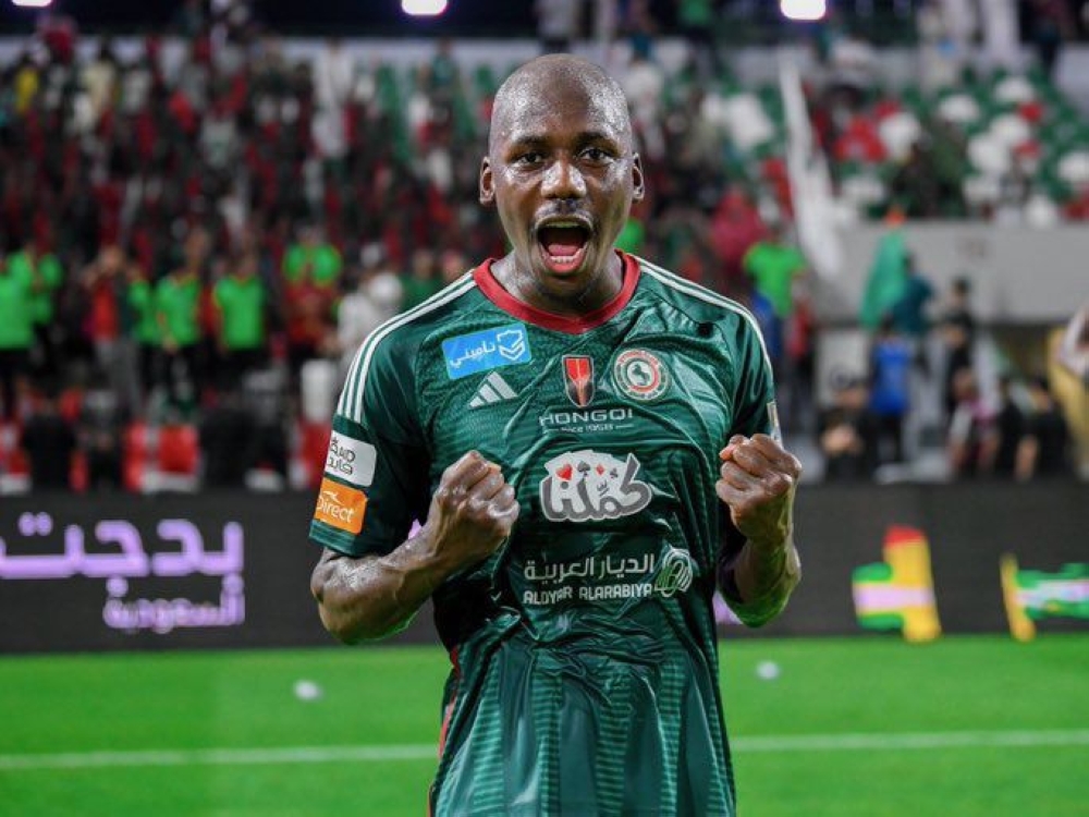 الأهلي يخطط لخطف نجم الاتفاق من بين أيدي النصر