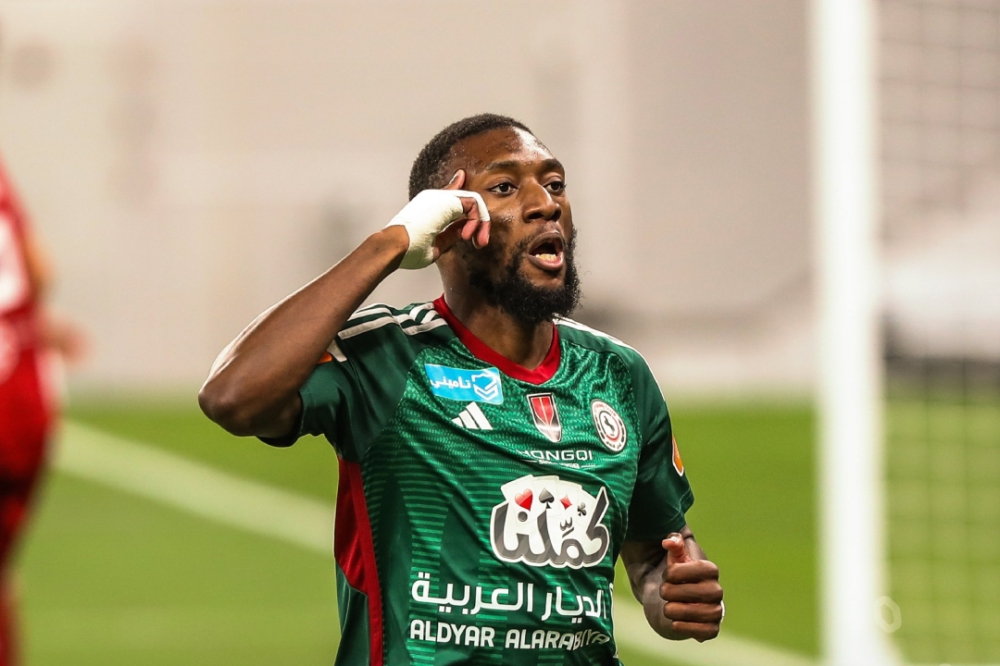 رسميا.. الفتح يعلن التعاقد كارل توكو إيكامبي