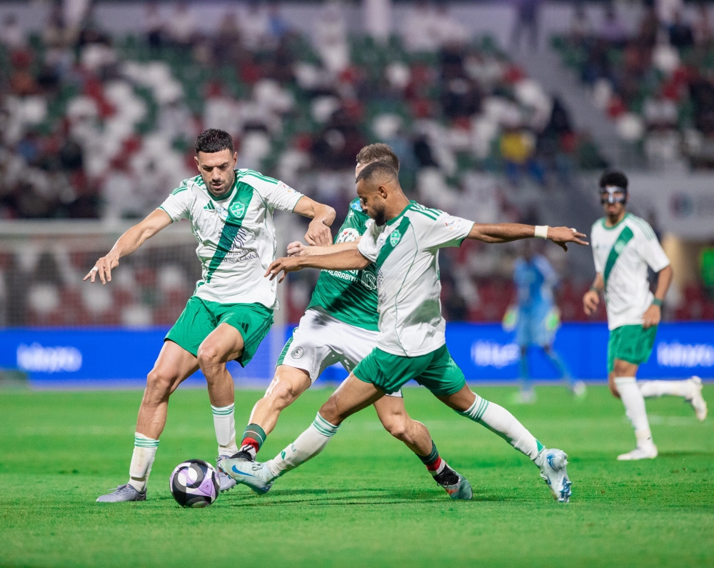 ماذا فعل لاعبو الأهلي مع الجماهير بعد التعادل أمام الاتفاق؟