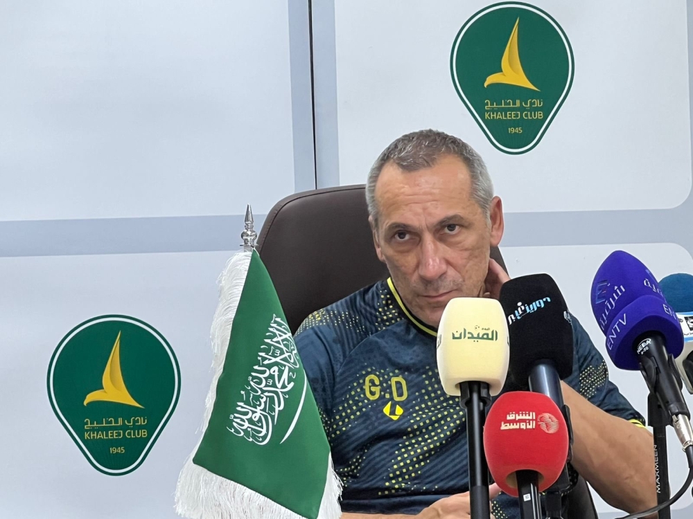 دونيس: الشجاعة أهم من الفوز.. ونريد مساندة جماهير 'اليد'