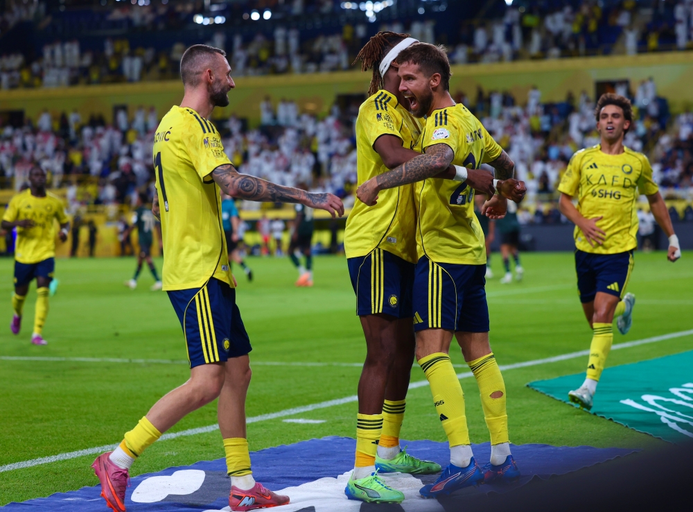 لاعب النصر يظهر في العيادة قبل مباراة الاستقلال