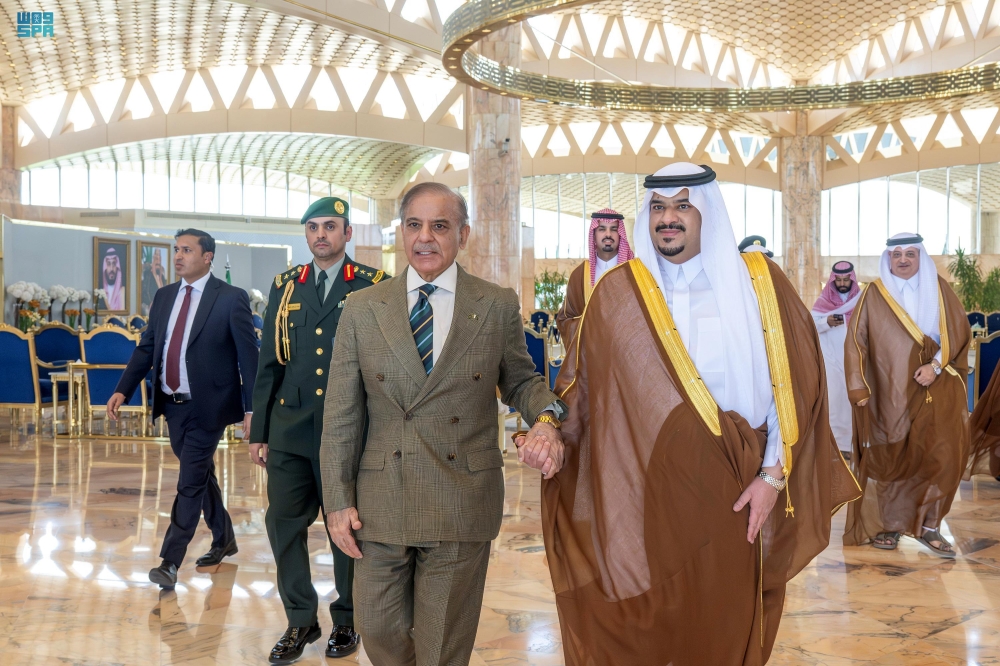 رئيس وزراء باكستان يصل الرياض