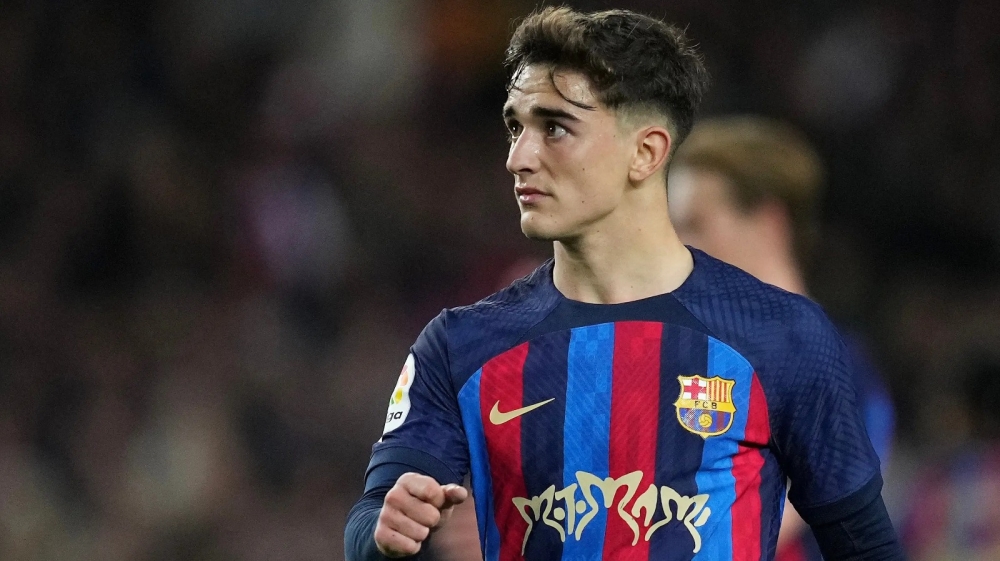عملية جراحية لـ جافي لاعب برشلونة في الغضروف