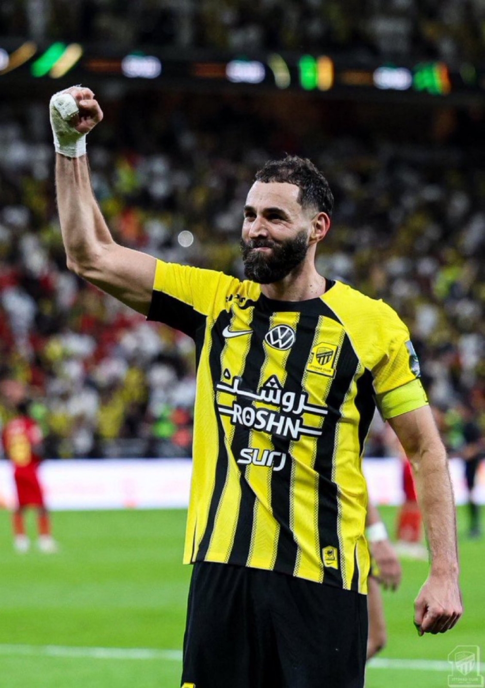 بنزيما يشارك بتدريبات الاتحاد لمباراة النصر