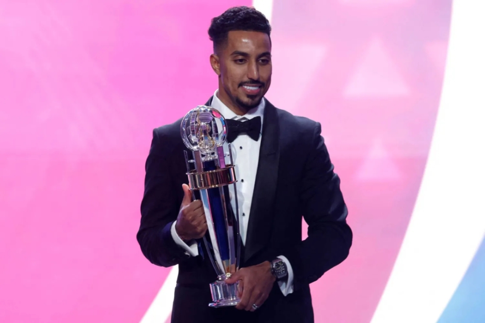سالم الدوسري.. السهم السعودي يقترب من عرش آسيا 2025