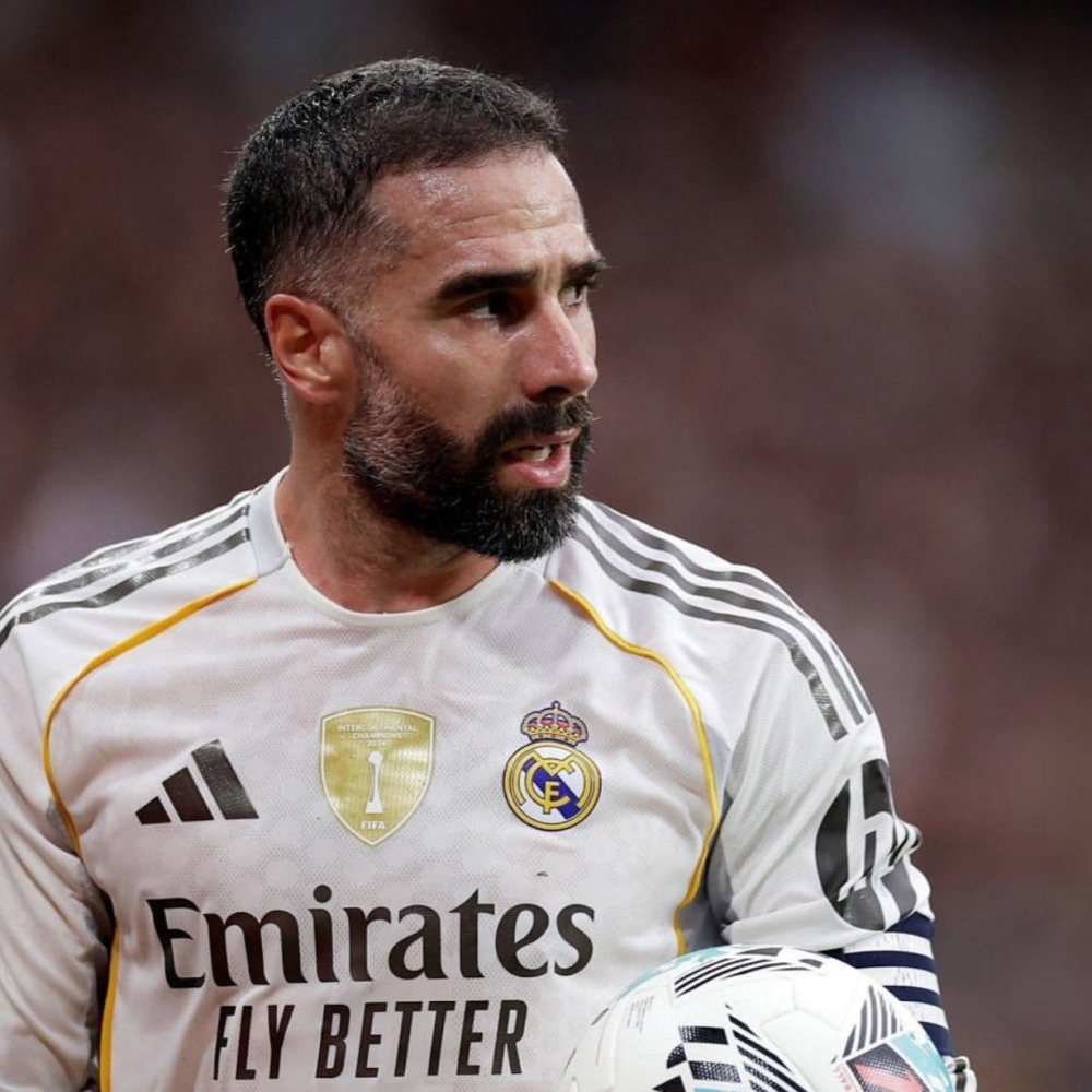 كارفخال يغيب عن ريال مدريد لمدة شهر بسبب الإصابة